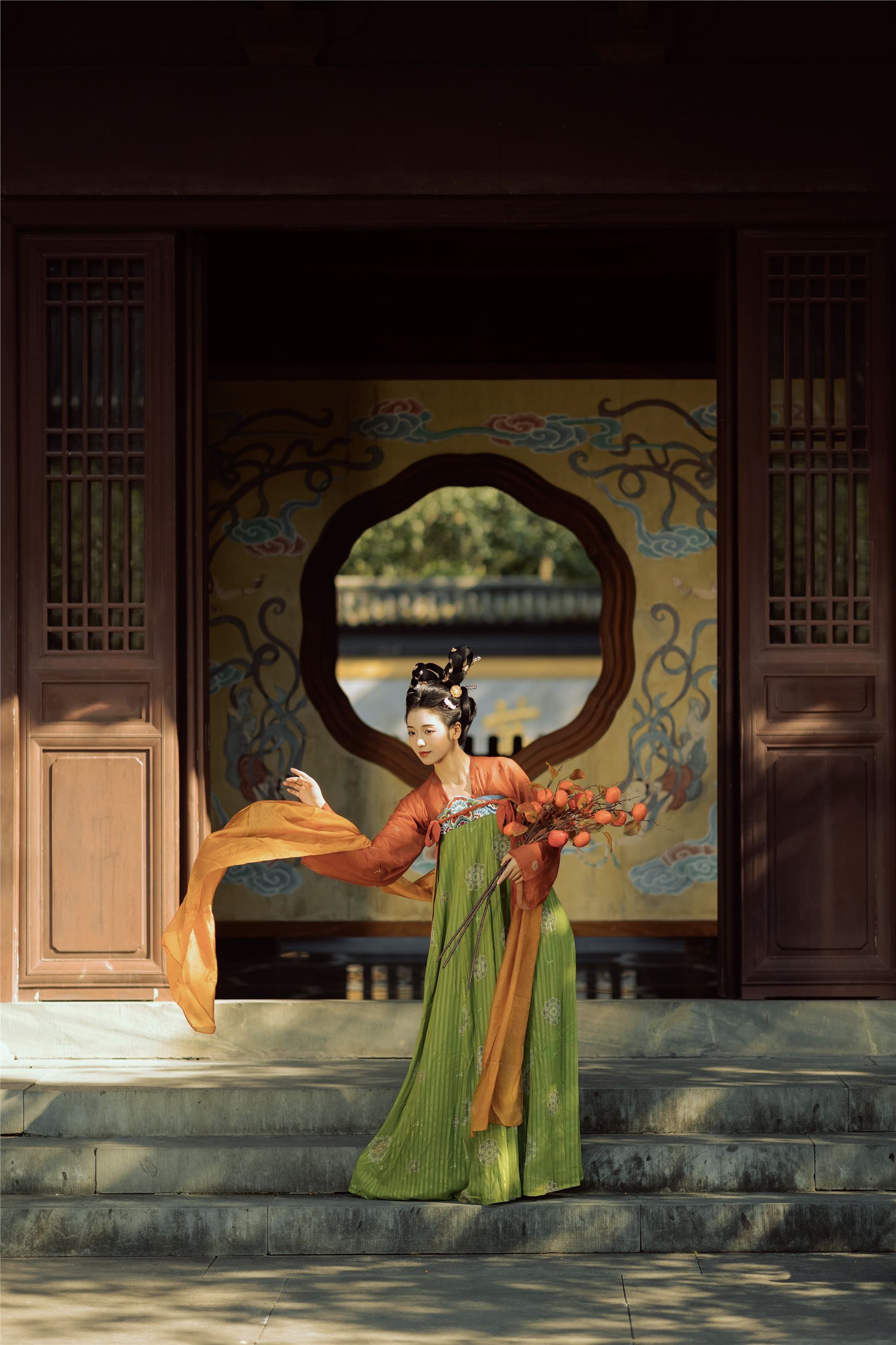 YITUYU艺图语 2025.01.14 悭晚秋 墨律